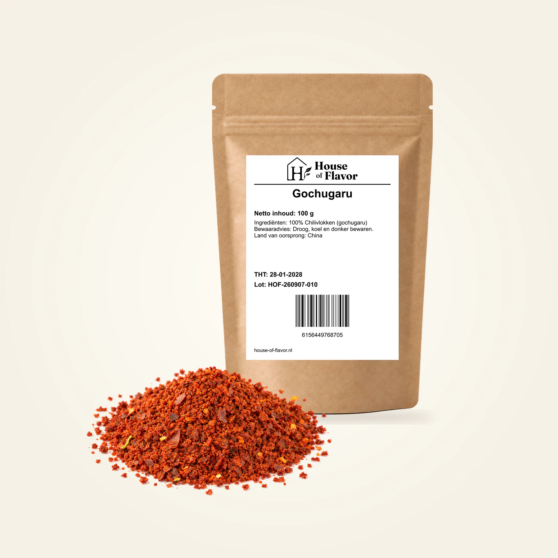 Gochugaru — navulzak 100 g, met kruiden op de voorgrond